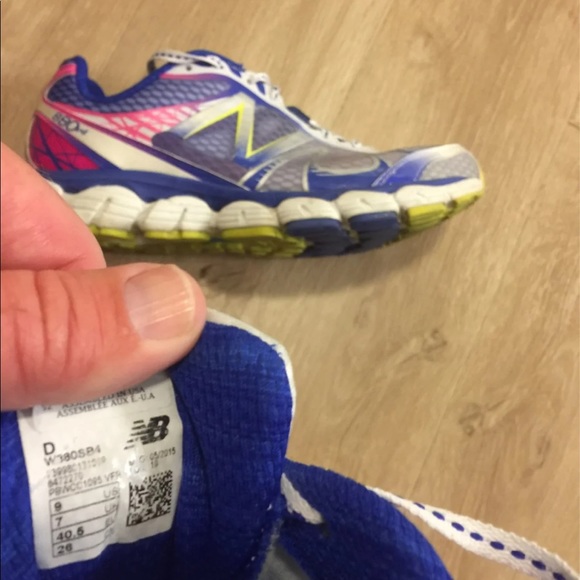 New Balance Size 9 - Picture 7 of 7
